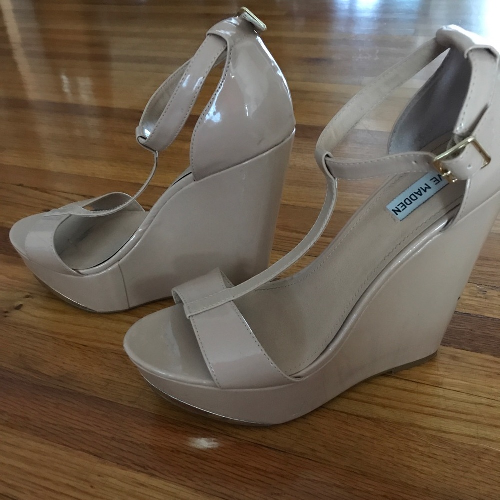 Steve Madden Patent Nude Wedge - Picture 3 of 5